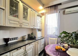 Продаю 1-ком. квартиру, 30 м2, Сочи, улица Макаренко, 34/18, микрорайон Заречный