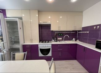 Сдается в аренду 1-комнатная квартира, 30 м2, поселок городского типа Стройкерамика, улица Митрополита Мануила Лемешевского, 7