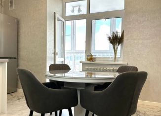 Продам 3-ком. квартиру, 92 м2, Ростов-на-Дону, улица 35-я Линия, 83/75