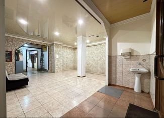 Сдам в аренду помещение свободного назначения, 200 м2, Нальчик, улица Кешокова, 158, район Центр