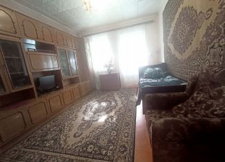 Трехкомнатная квартира на продажу, 55 м2, Каменск-Шахтинский, переулок Крупской, 95