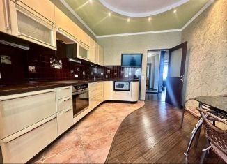 Продаю двухкомнатную квартиру, 68.6 м2, Благовещенск, Политехническая улица, 1