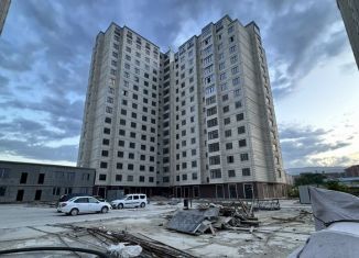 Продается однокомнатная квартира, 50 м2, Махачкала, улица Азизова, 32