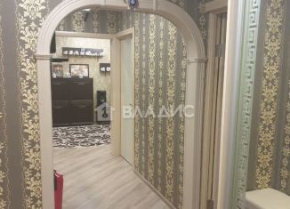 Продаю 4-комнатную квартиру, 74 м2, Шебекино, улица Матроса Шарапова, 11