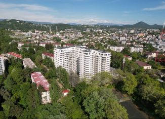 Продаю четырехкомнатную квартиру, 105 м2, Сочи, Туапсинская улица, 19