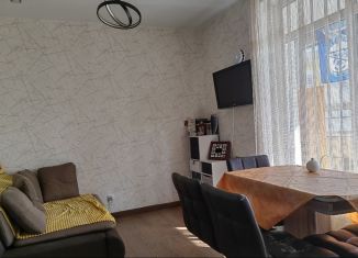 Продаю 3-комнатную квартиру, 70 м2, Тюмень, улица Владимира Бахарева, 3