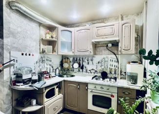 Продается 2-комнатная квартира, 54 м2, Йошкар-Ола, улица Эшкинина, 22, микрорайон Центральный