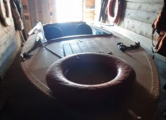 Продается гараж, поселок городского типа Никель, площадь Ленина