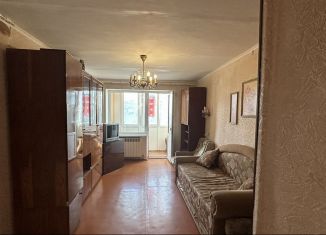 Сдам в аренду трехкомнатную квартиру, 51 м2, поселок городского типа Новофёдоровка, улица Героев, 4