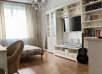 Продам 3-комнатную квартиру, 106 м2, Санкт-Петербург, проспект Королёва, 61, метро Комендантский проспект