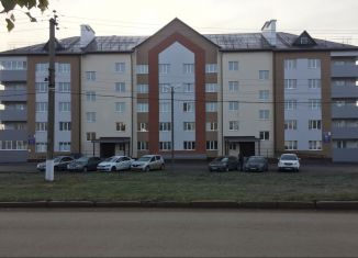 Продается трехкомнатная квартира, 108.7 м2, посёлок городского типа Чишмы, улица Ленина, 62