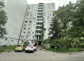 Продается 1-комнатная квартира, 33 м2, Владикавказ, улица Астана Кесаева, 31, 9-й микрорайон