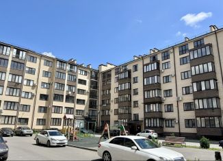 Продаю однокомнатную квартиру, 35 м2, Северная Осетия, проспект Героев Отечества, 4