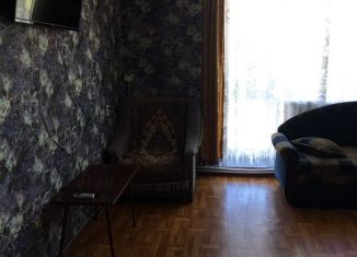 Сдаю в аренду 3-ком. квартиру, 63 м2, поселок городского типа Новофёдоровка, Севастопольская улица, 14