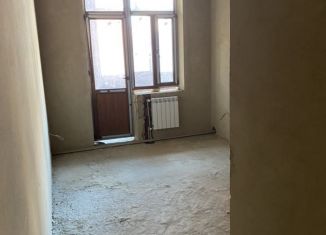 Продам 4-комнатную квартиру, 135 м2, Махачкала, улица Юсупова, 63, Ленинский район