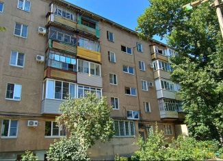 Продается пятикомнатная квартира, 43.4 м2, Волжский, улица Пушкина, 98