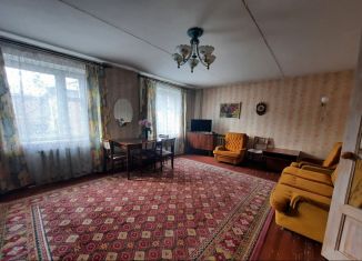Продается четырехкомнатная квартира, 117.3 м2, Псковская область, улица Розы Люксембург, 17