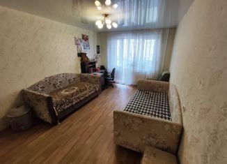 Трехкомнатная квартира на продажу, 80.2 м2, Кемерово, проспект Шахтёров, 121