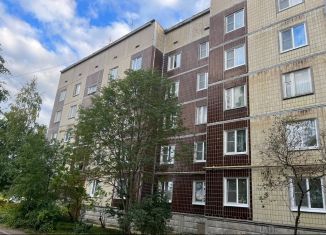 Продается трехкомнатная квартира, 74.5 м2, деревня Нурма, деревня Нурма, 26