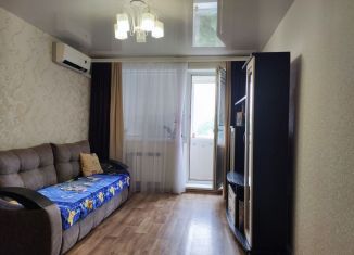 Продажа трехкомнатной квартиры, 58 м2, Самара, улица Мориса Тореза, 37, метро Гагаринская