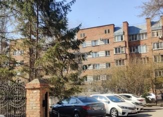 Продажа трехкомнатной квартиры, 65 м2, Омск, улица Вавилова, 31