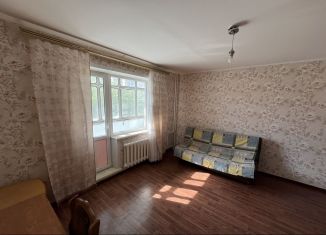 Сдам в аренду однокомнатную квартиру, 34 м2, Барнаул, проспект Строителей, Железнодорожный район
