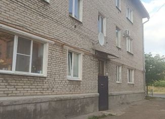 Продается двухкомнатная квартира, 43 м2, Псковская область, улица Красных Просвещенцев, 5