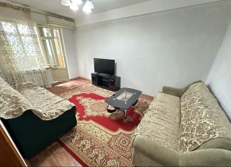 Сдается 2-ком. квартира, 60 м2, Дагестан, улица Абдулхакима Исмаилова, 62Б