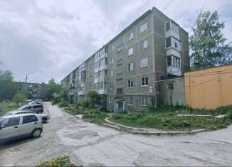 Продается 3-комнатная квартира, 58.2 м2, Свердловская область, улица Сакко и Ванцетти, 11