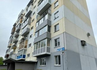 Продаю 2-комнатную квартиру, 56.3 м2, Белово, Советская улица, 41Б