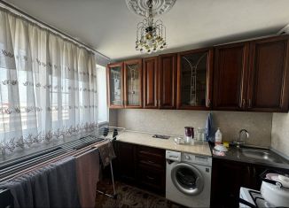 Продаю 1-комнатную квартиру, 35 м2, Дагестан, улица М. Халилова, 12