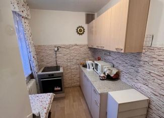 Продается 3-комнатная квартира, 59 м2, Новосибирск, метро Маршала Покрышкина, улица Крылова, 43