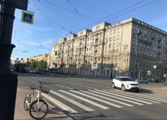 Продается трехкомнатная квартира, 80 м2, Санкт-Петербург, Московский проспект, 186