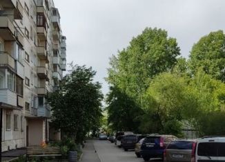 Продам 2-комнатную квартиру, 43 м2, Новосибирск, улица Менделеева, 6, метро Берёзовая роща