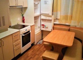 Продается трехкомнатная квартира, 55 м2, Мурманск, улица Свердлова, 40к2