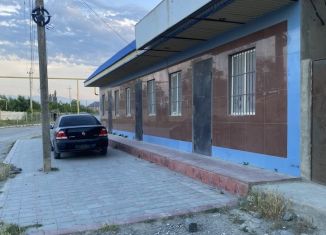 Продается торговая площадь, 140 м2, село Султан-Янги-Юрт, улица Хизроева, 44