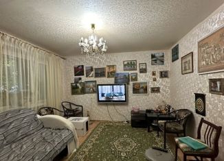 Продается 4-комнатная квартира, 75 м2, Батайск, улица Крупской, 27