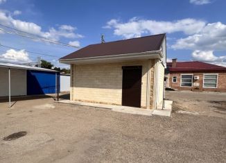 Продаю торговую площадь, 20.3 м2, Гулькевичи, Красная улица, 5