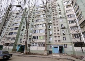 Продаю двухкомнатную квартиру, 60.2 м2, Астраханская область, улица Бабаевского, 31к2