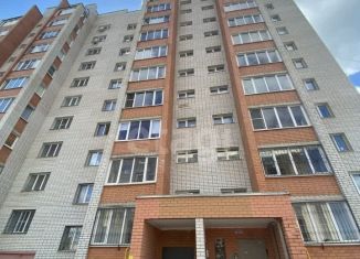 Продажа 2-комнатной квартиры, 63 м2, Смоленск, улица Шевченко, 4