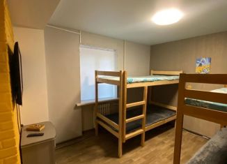 Сдается комната, 20 м2, Каменск-Шахтинский, улица Суворова, 3