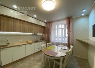 Продам трехкомнатную квартиру, 87.7 м2, Нижнекамск, проспект Химиков, 86