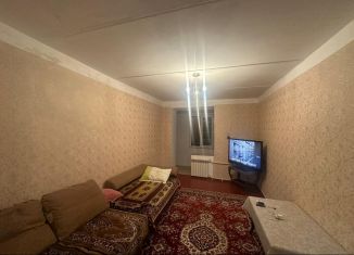 Сдам в аренду однокомнатную квартиру, 52 м2, Дагестан, улица Гайдара Гаджиева, 3Б