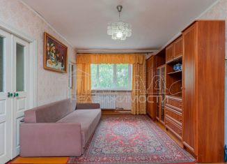 Продается 3-комнатная квартира, 44.2 м2, посёлок городского типа Гвардейское, Вишнёвая улица, 11