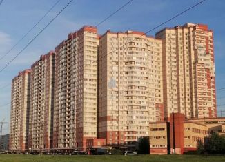 Продается двухкомнатная квартира, 60.4 м2, Санкт-Петербург, улица Орджоникидзе, 52, метро Купчино