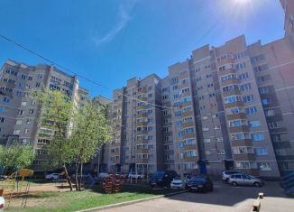 Продается трехкомнатная квартира, 74 м2, Киров, Ленинский район, Солнечная улица, 45