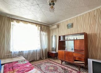 Продается трехкомнатная квартира, 58 м2, Астраханская область, улица Вячеслава Мейера, 15