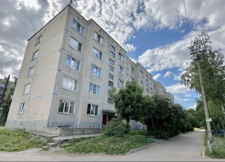 Продается двухкомнатная квартира, 53.6 м2, поселок Запорожское, Советская улица, 12