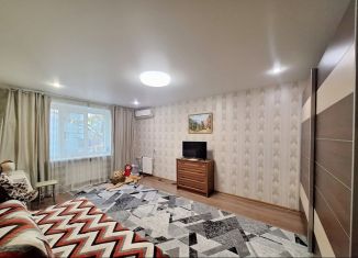 Продается двухкомнатная квартира, 45 м2, Батайск, улица Герцена, 34