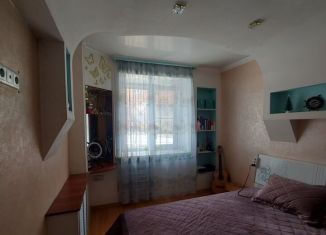 Продается 3-комнатная квартира, 68.4 м2, Забайкальский край, улица Балябина, 52